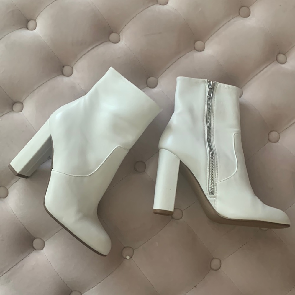 Steve Madden White Editor Boot
